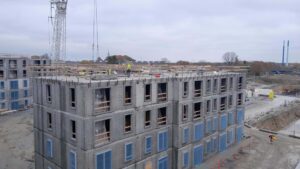 Concrete building and a shallow foundation